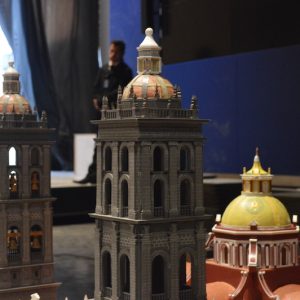 Detalle de torres y cúpula de Catedral de Puebla en maqueta MMS Arquitectos