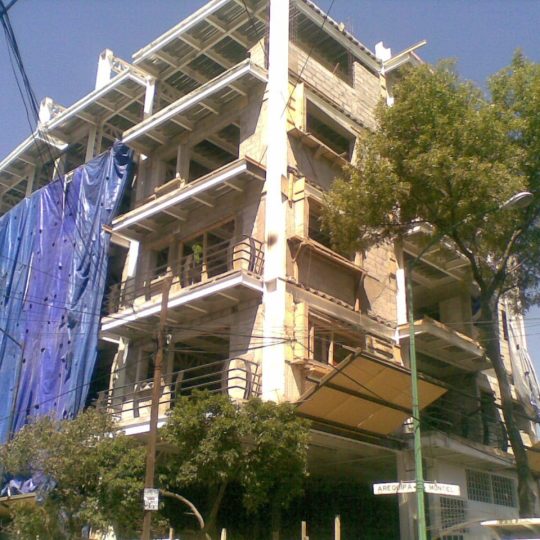 Edificio en construcción obra negra MMS Arquitectos